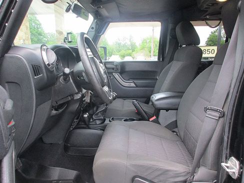 Used 2012 Jeep Wrangler Unlimited Sport image 11