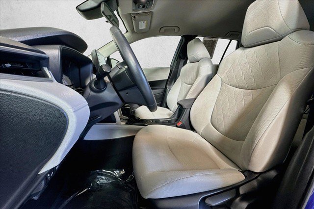 Used 2022 Toyota Corolla Cross LE AWD/4WD image 19