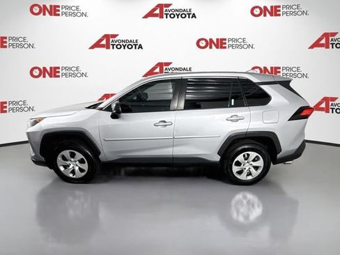Used 2022 Toyota RAV4 LE FWD image 4