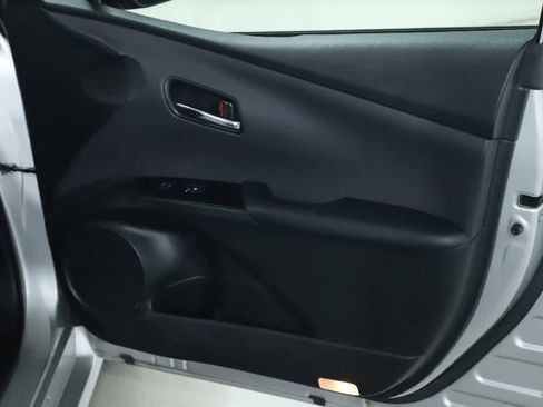 Certified 2018 Toyota Prius Two image 32