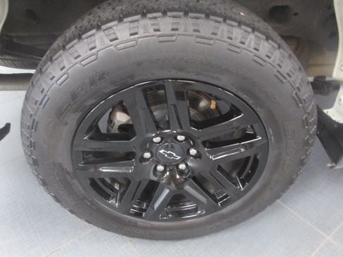 Used 2023 Chevrolet Silverado 1500 RST w/ Z71 Off-Road Package AWD/4WD image 16