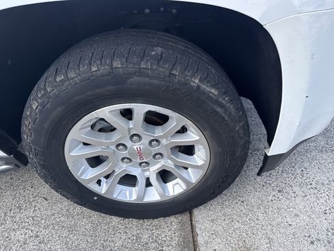 Used 2015 GMC Yukon SLE image 13