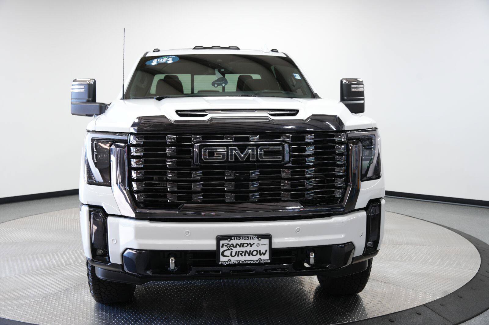 Used 2024 GMC Sierra 2500 Denali Ultimate AWD/4WD image 3