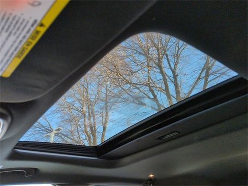 Used 2020 Jeep Grand Cherokee Altitude image 23