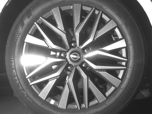 Used 2025 Nissan Altima 2.5 SV FWD image 15
