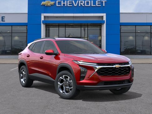 New 2026 Chevrolet Trax LT w/ Driver Confidence Package FWD image 7