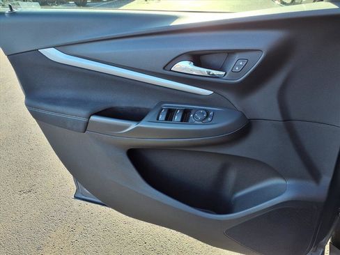 Used 2023 Chevrolet Bolt EUV LT w/ Driver Confidence Package image 17