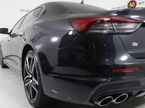 Used 2023 Maserati Quattroporte Modena Q4 image 34