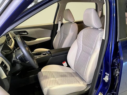 Used 2023 Nissan Rogue SV image 20