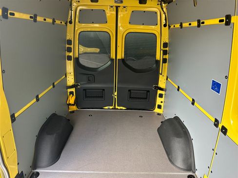 New 2025 Mercedes-Benz Sprinter 2500 image 15