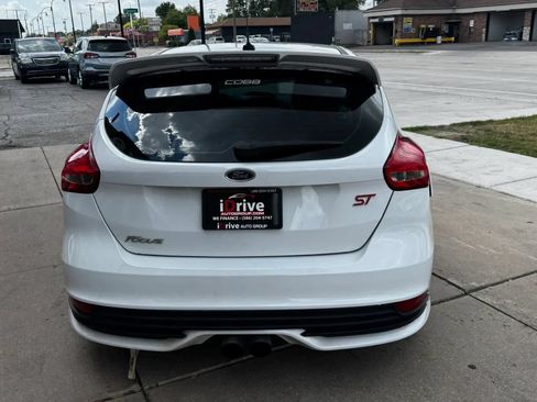 Used 2018 Ford Focus ST w/ Equipment Group 401A FWD image 7