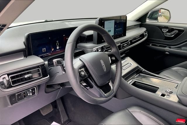 Used 2026 Lincoln Aviator AWD w/ Jet Appearance Package image 15