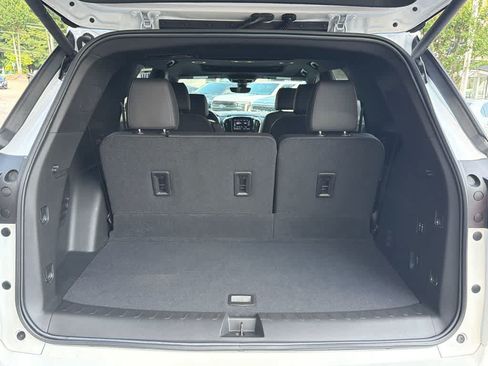 Used 2024 Chevrolet Traverse High Country FWD image 16