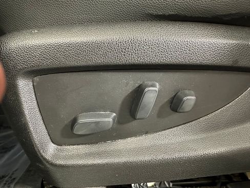 Used 2018 Chevrolet Silverado 1500 LTZ Z71 w/ LTZ Plus Package AWD/4WD image 22