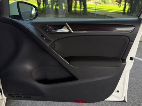 Used 2011 Volkswagen GTI Autobahn FWD image 27