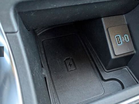 Used 2024 Ford Edge Titanium image 8