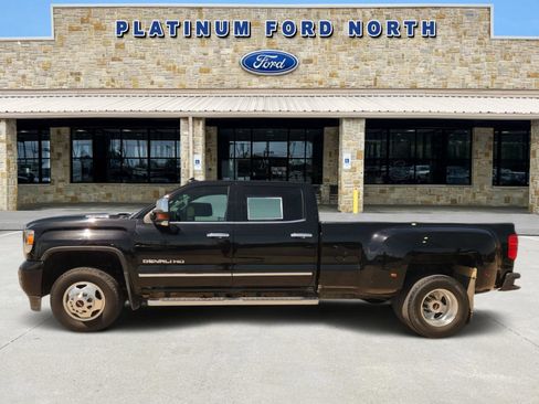 Used 2019 GMC Sierra 3500 Denali w/ Duramax Plus Package AWD/4WD image 3