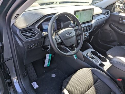 New 2026 Ford Escape SE w/ Class II Trailer Tow Package image 17