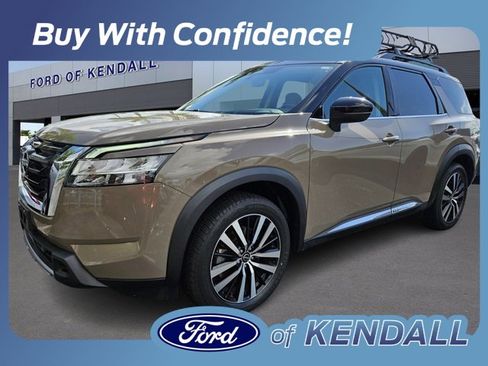 Used 2023 Nissan Pathfinder Platinum w/ Cargo Package image 1