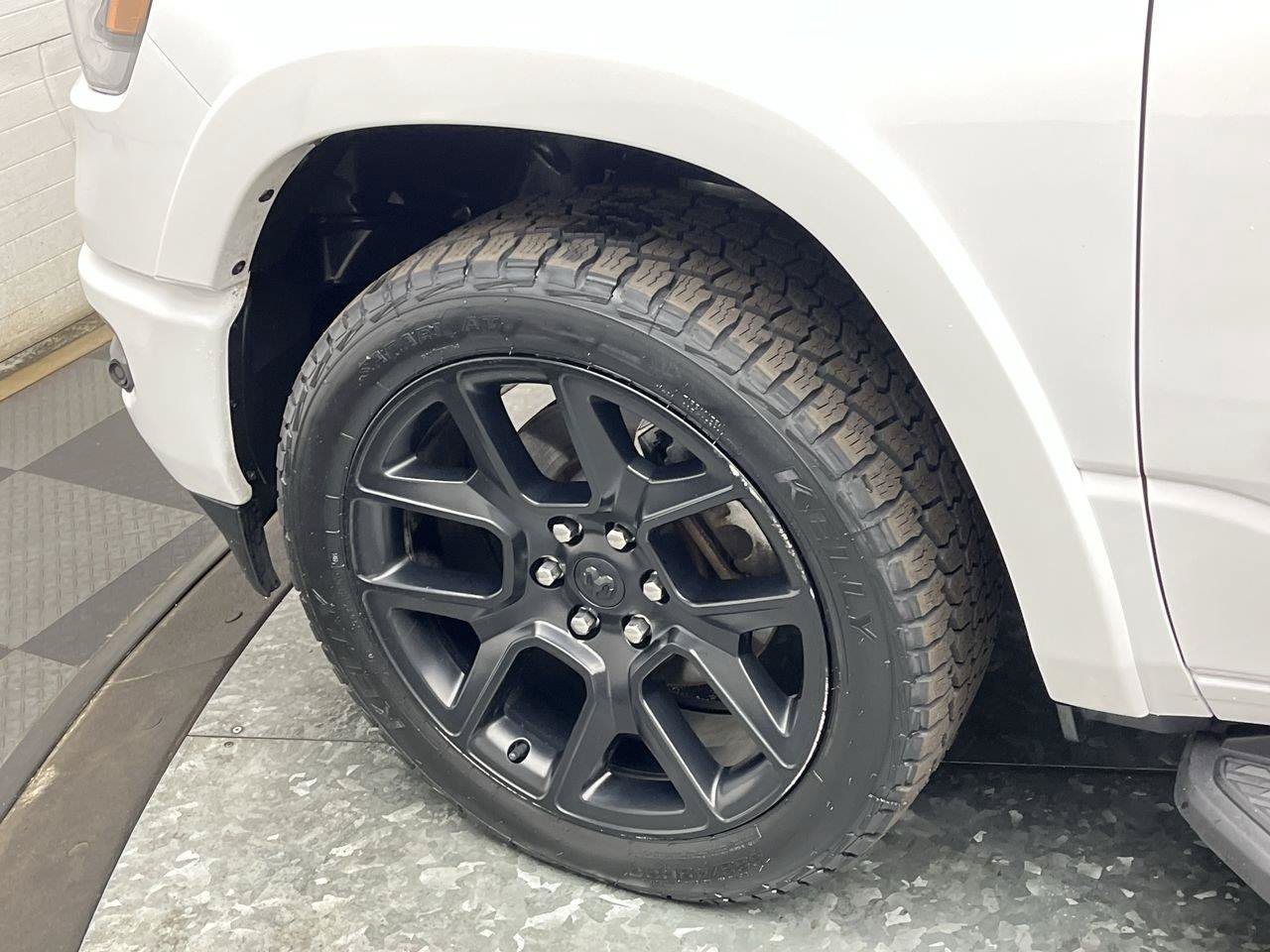 Used 2021 RAM 1500 Laramie AWD/4WD image 39