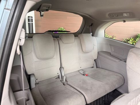 Used 2012 Honda Odyssey EX image 17