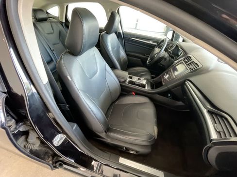 Used 2020 Ford Fusion Titanium AWD/4WD image 25