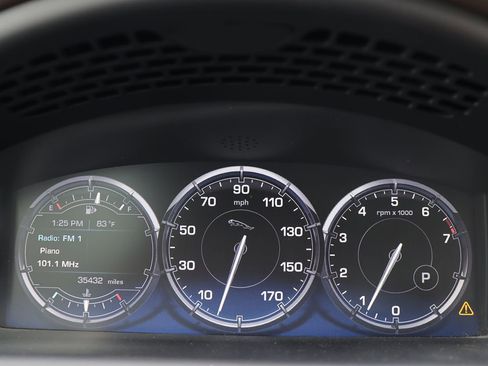 Used 2014 Jaguar XJ image 45