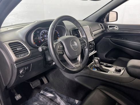 Used 2022 Jeep Grand Cherokee Limited image 9