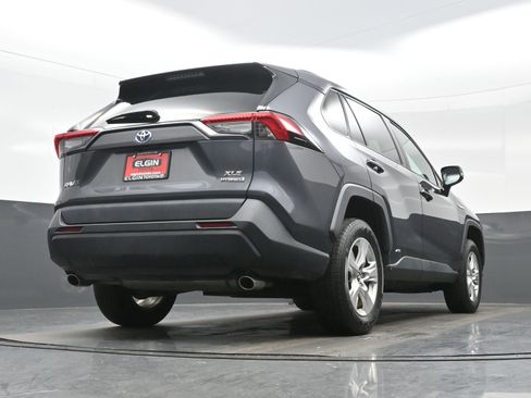 Used 2020 Toyota RAV4 XLE image 31