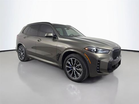 New 2026 BMW X5 xDrive40i w/ M Sport Package AWD/4WD image 3