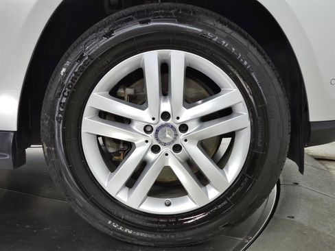 Used 2016 Mercedes-Benz GL 450 4MATIC image 13