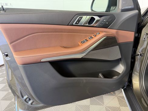 Used 2026 BMW X5 xDrive40i w/ Climate Comfort Package image 12