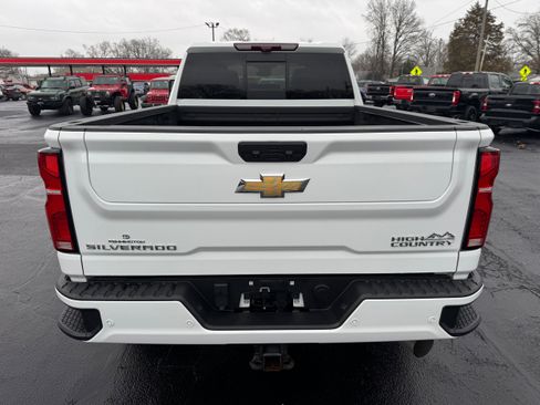 Used 2024 Chevrolet Silverado 2500 High Country w/ High Country Premium Package image 6