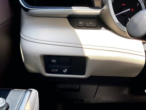 Used 2022 Toyota Highlander Limited AWD/4WD image 34