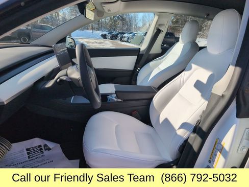 Used 2022 Tesla Model Y Performance image 10