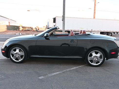 Used 2004 Lexus SC 430 Convertible RWD image 4