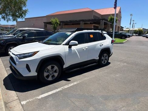 Used 2022 Toyota RAV4 XLE w/ Convenience Package AWD/4WD image 11