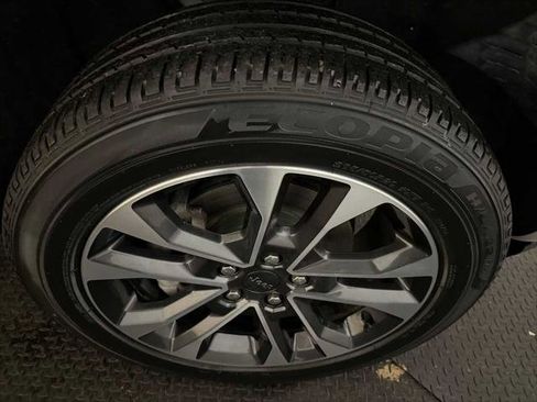 Certified 2023 Jeep Grand Cherokee Overland w/ Luxury Tech Group IV AWD/4WD image 11