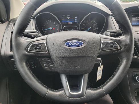 Used 2016 Ford Focus SE w/ SE Sport Package FWD image 19