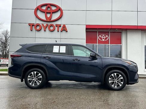 Certified 2024 Toyota Highlander XLE image 7