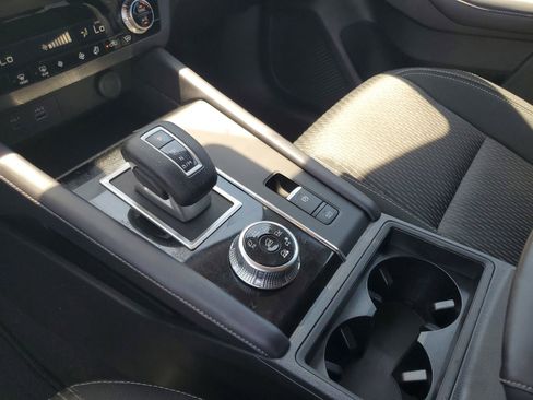 Used 2024 Mitsubishi Outlander ES AWD/4WD image 19