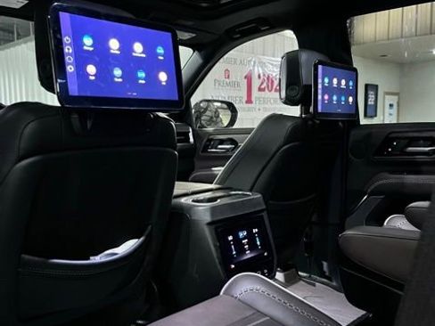 Used 2025 GMC Yukon Denali Ultimate w/ LPO, Floor Liner Package AWD/4WD image 12