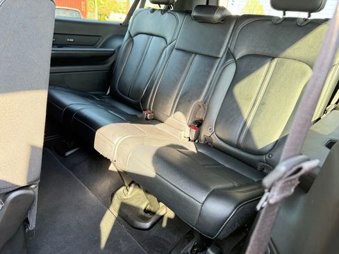 Used 2024 Jeep Wagoneer L Series III w/ Flexible Seating Group AWD/4WD image 27