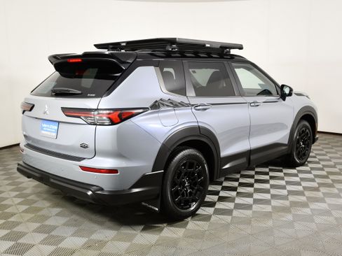 Used 2026 Mitsubishi Outlander AWD image 6