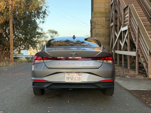 Used 2021 Hyundai Elantra SE FWD image 28