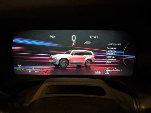 Used 2025 Lexus GX 550 w/ Accessory Package (2T) AWD/4WD image 18