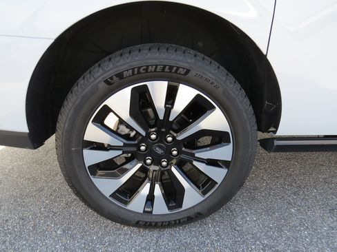 Used 2026 Ford Expedition Max Platinum w/ Driver's Package AWD/4WD image 12