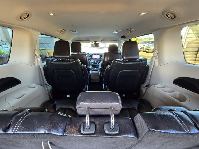 Certified 2022 Chrysler Pacifica Touring-L FWD image 24