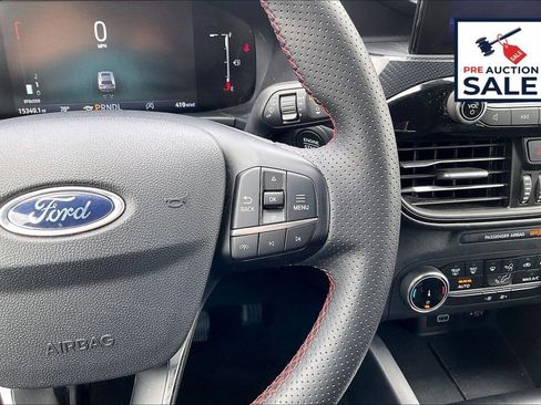 Used 2025 Ford Escape ST-Line AWD/4WD image 19