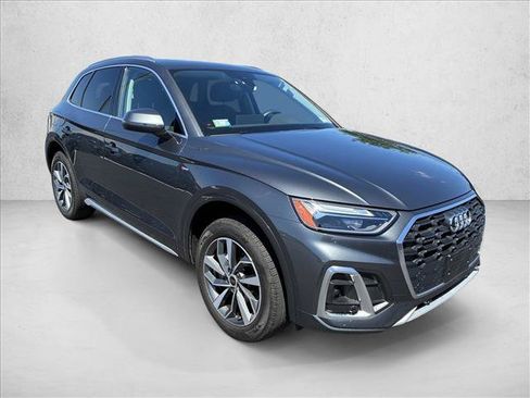 Used 2023 Audi Q5 2.0T Premium w/ Convenience Package AWD/4WD image 3